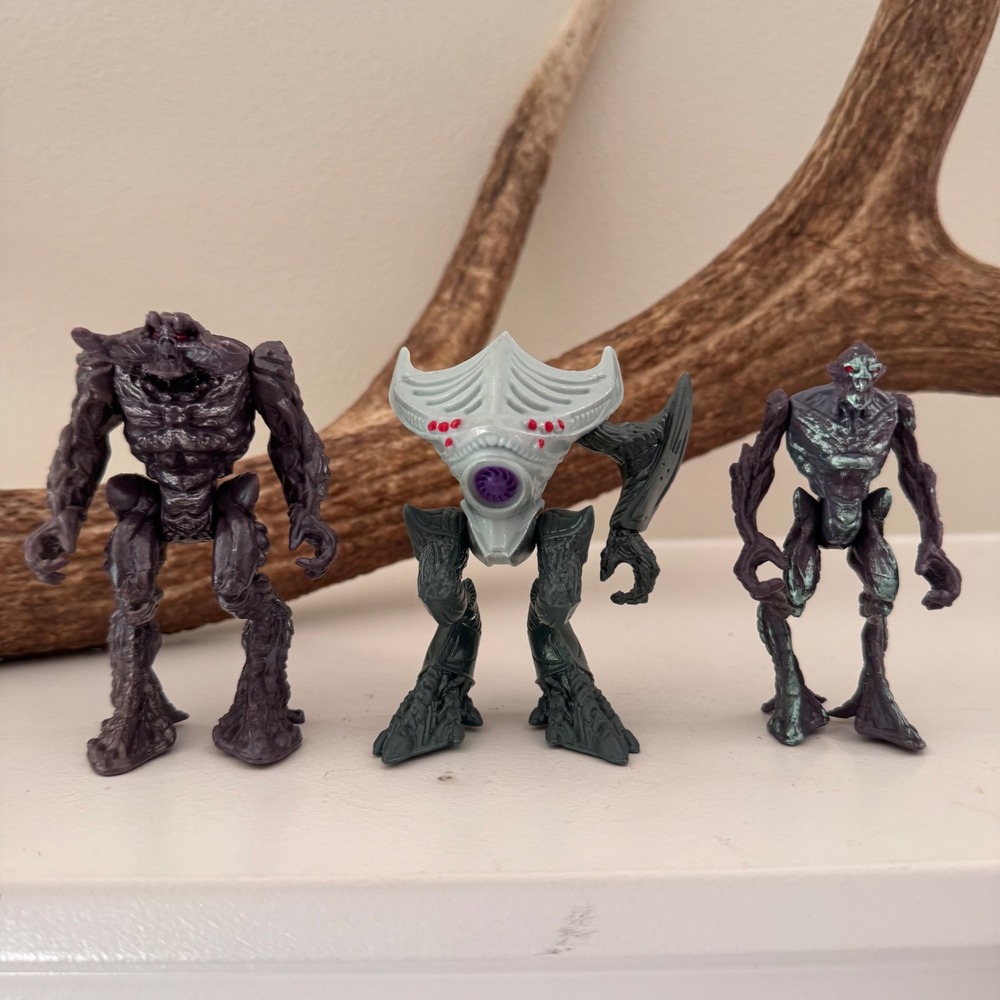 Greenbrier Intl Final Faction Kharn Alien Action Figure Lot 3pc